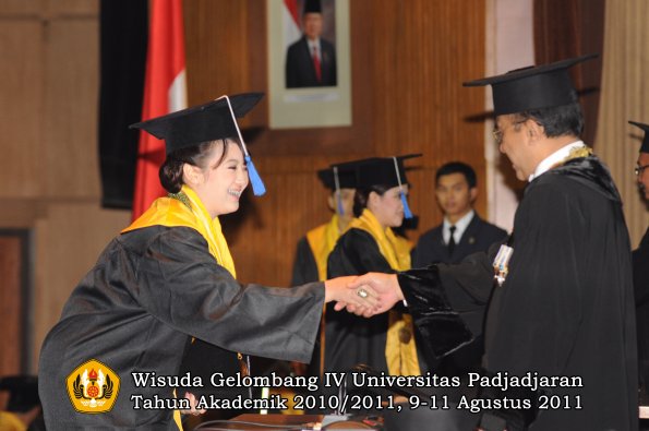 wisuda-fisip-oleh-rektor-069