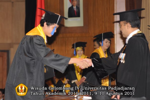 wisuda-fisip-oleh-rektor-070