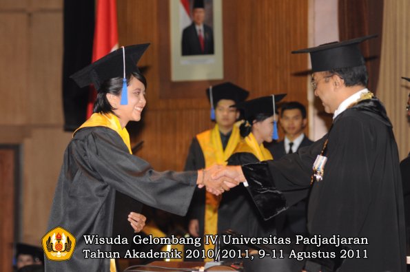 wisuda-fisip-oleh-rektor-075