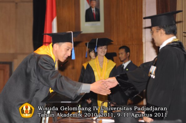 wisuda-fisip-oleh-rektor-080