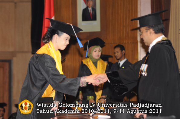 wisuda-fisip-oleh-rektor-104