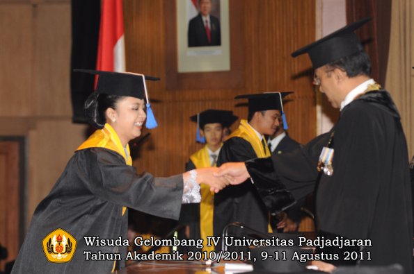 wisuda-fisip-oleh-rektor-114