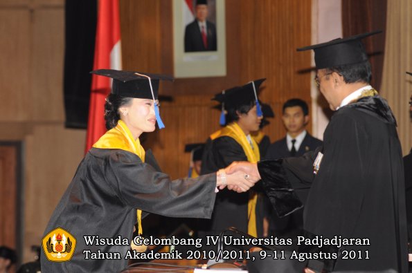 wisuda-fisip-oleh-rektor-115