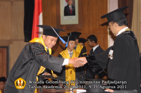 wisuda-fisip-oleh-rektor-116