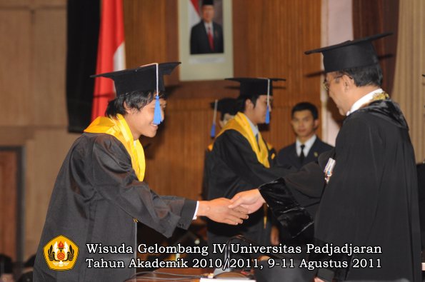 wisuda-fisip-oleh-rektor-117