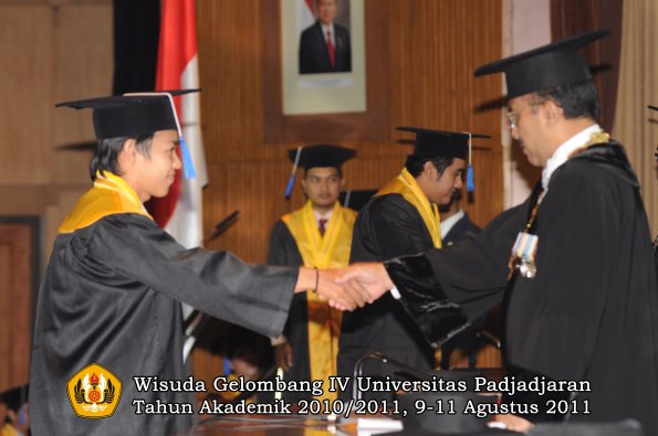 wisuda-fisip-oleh-rektor-118