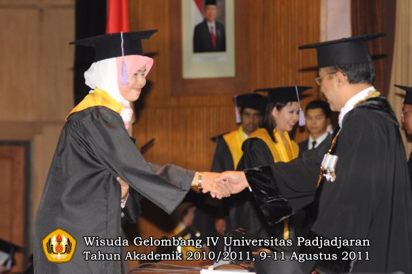 wisuda-fkg-oleh-rektor-061