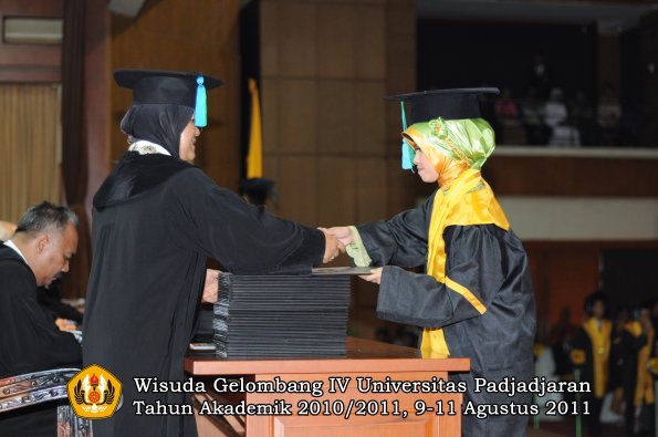 wisuda-fpik-oleh-dekan-07