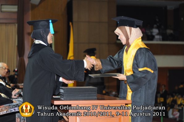 wisuda-fpik-oleh-dekan-30