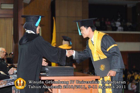 wisuda-fpik-oleh-dekan-31