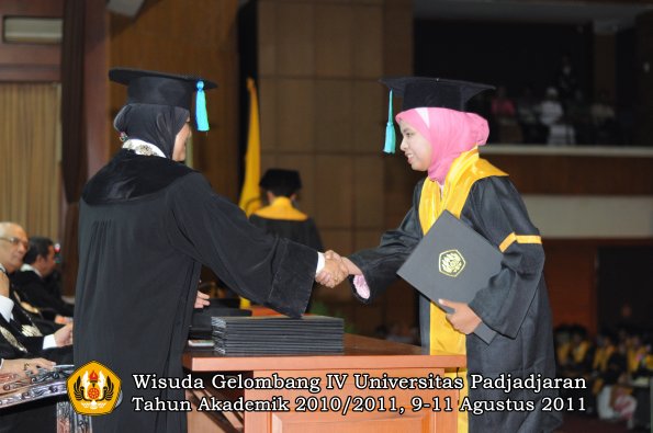 wisuda-fpik-oleh-dekan-35