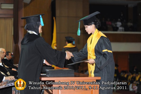 wisuda-fpik-oleh-dekan-37