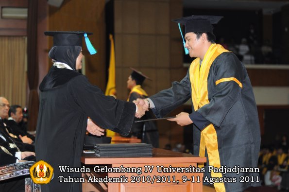 wisuda-fpik-oleh-dekan-40