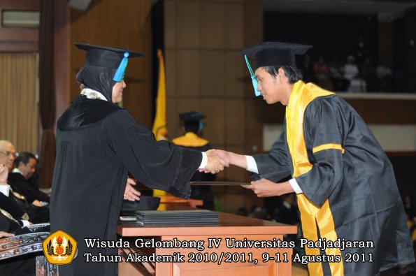 wisuda-fpik-oleh-dekan-44