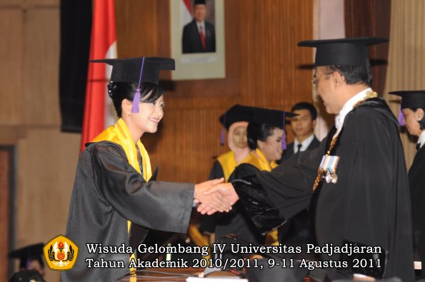 wisuda-fpsi-oleh-rektor-26