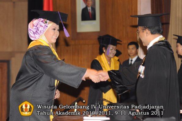 wisuda-fpsi-oleh-rektor-31