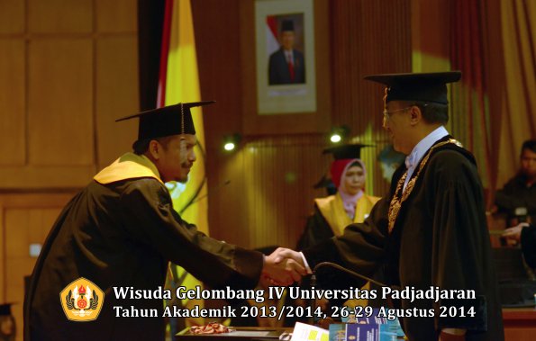 Wisuda Unpad Gel IV TA 2013_2014 Program Pascasarjana oleh Rektor 001