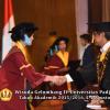 Wisuda Unpad Gel IV TA 2015_2016 Fakultas Ilmu Budaya Oleh Rektor -051