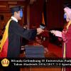 Wisuda Unpad Gel IV TA 2016_2017 Fakultas ISIP oleh Dekan 075