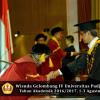 Wisuda Unpad Gel IV TA 2016_2017 Fakultas EKONOMI BISNIS oleh Rektor 072