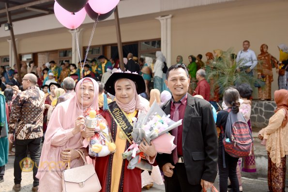 Wisuda Unpad gel IV TA 2017-2018 sesi I I I 090