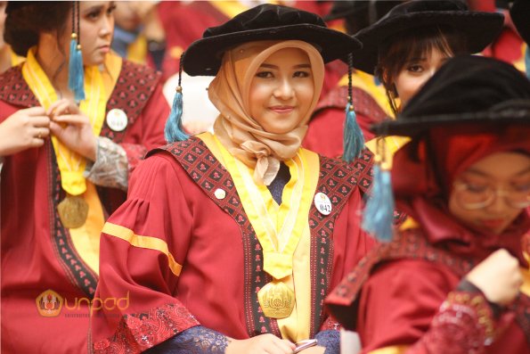 Wisuda Unpad gel IV TA 2017-2018 sesi I I I 130