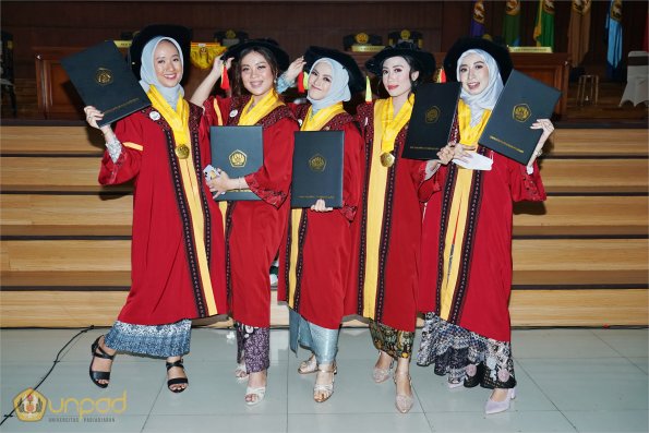 LIPUTAN WISUDA UNPAD GEL IV TA 2021 2022 SESI I (103)