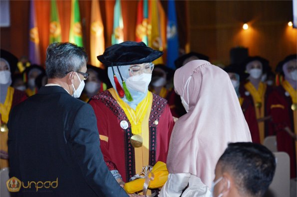 LIPUTAN WISUDA UNPAD GEL IV TA 2021 2022 SESI I (32)