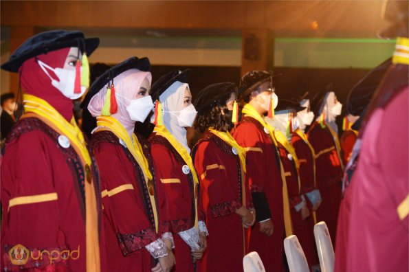 LIPUTAN WISUDA UNPAD GEL IV TA 2021 2022 SESI I (38)