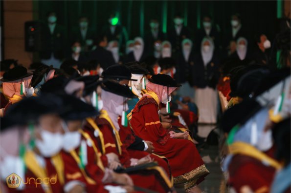 LIPUTAN WISUDA UNPAD GEL IV TA 2021 2022 SESI II (123)