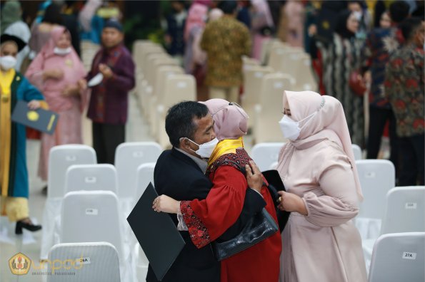 LIPUTAN WISUDA UNPAD GEL IV TA 2021 2022 SESI II (132)