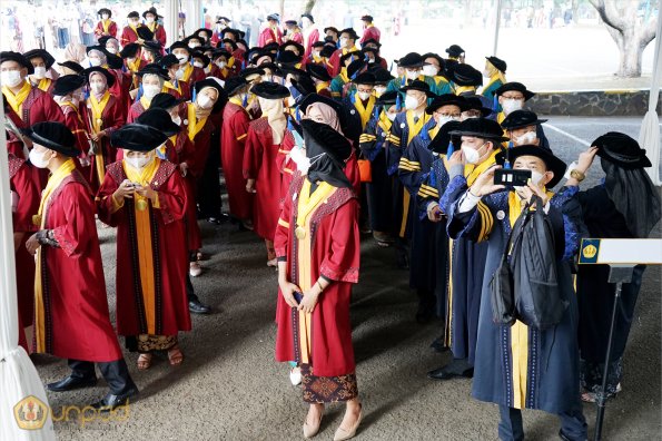 LIPUTAN WISUDA UNPAD GEL IV TA 2021 2022 SESI III (51)