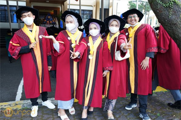 LIPUTAN WISUDA UNPAD GEL IV TA 2021 2022 SESI III (58)