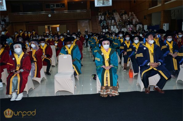 LIPUTAN WISUDA UNPAD GEL IV TA 2021 2022 SESI III (65)