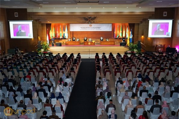 LIPUTAN WISUDA UNPAD GEL IV TA 2021 2022 SESI III (85)