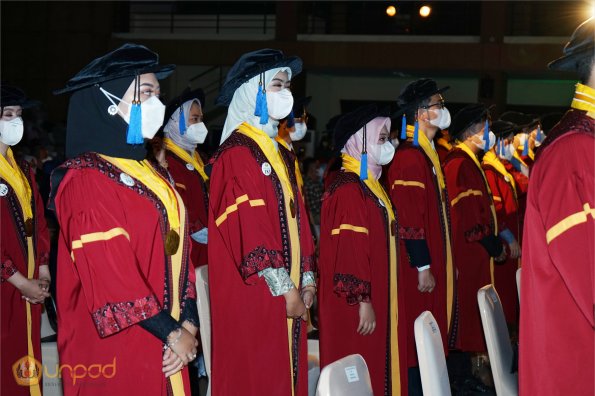 LIPUTAN WISUDA UNPAD GEL IV TA 2021 2022 SESI III (93)