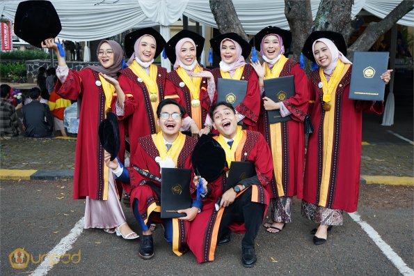 LIPUTAN WISUDA UNPAD GEL IV TA 2021 2022 SESI III (96)