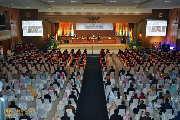 LIPUTAN WISUDA UNPAD GEL IV TA 2021 2022 SESI IV (141)