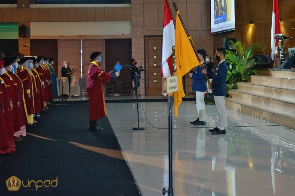 LIPUTAN WISUDA UNPAD GEL IV TA 2021 2022 SESI IV (143)