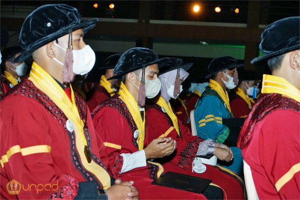 LIPUTAN WISUDA UNPAD GEL IV TA 2021 2022 SESI IV (151)