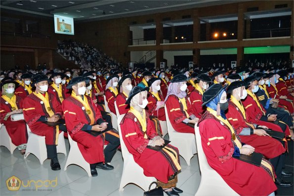 LIPUTAN WISUDA UNPAD GEL IV TA 2021 2022 SESI IV (153)