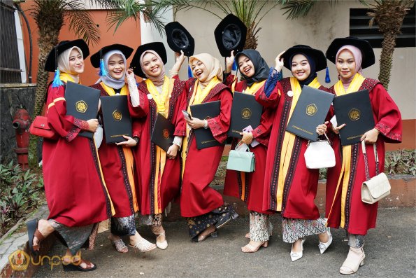 LIPUTAN WISUDA UNPAD GEL IV TA 2021 2022 SESI IV (159)