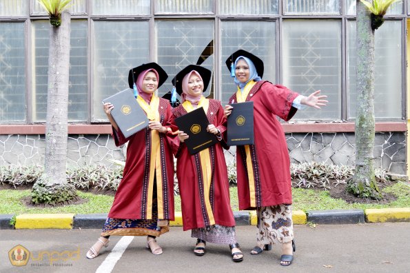 LIPUTAN WISUDA UNPAD GEL IV TA 2021 2022 SESI IV (64)