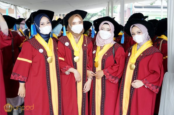 LIPUTAN WISUDA UNPAD GEL IV TA 2021 2022 SESI IV (92)