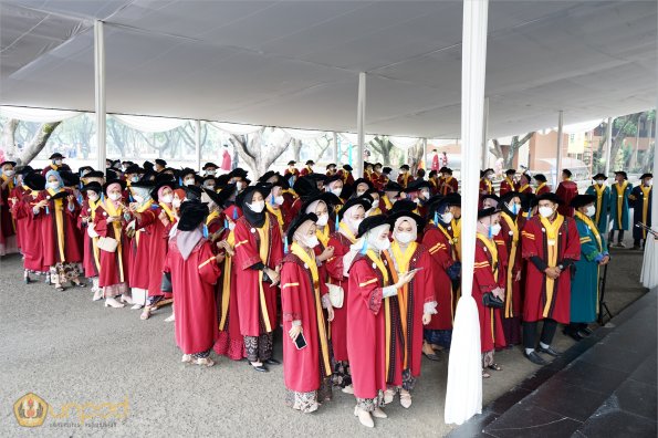 LIPUTAN WISUDA UNPAD GEL IV TA 2021 2022 SESI IV (94)