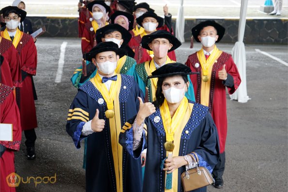 LIPUTAN WISUDA UNPAD GEL IV TA 2021 2022 SESI IV (96)