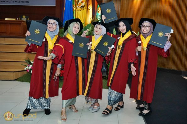 LIPUTAN WISUDA UNPAD GEL IV TA 2021 2022 SESI V (107)