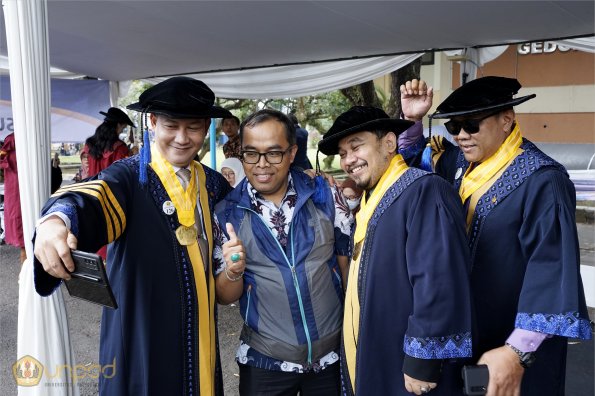 LIPUTAN WISUDA UNPAD GEL IV TA 2022 2023 SESI II (12)