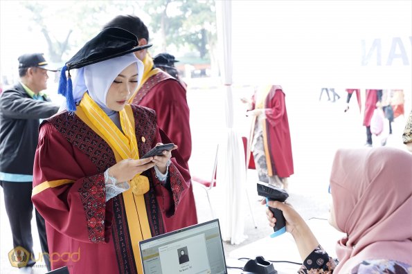 LIPUTAN WISUDA UNPAD GEL IV TA 2022 2023 SESI II (14)