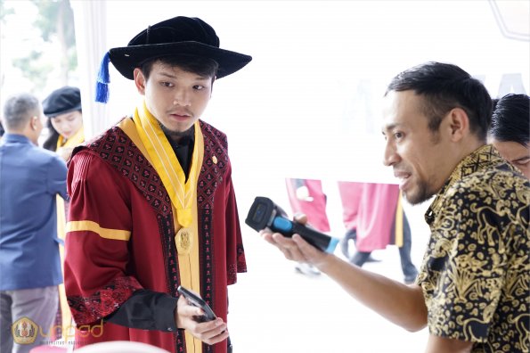 LIPUTAN WISUDA UNPAD GEL IV TA 2022 2023 SESI II (16)